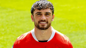 Marcel uit Alkmaar heeft een megagroot kerstdorp in zijn woonkamer: 'Drie  weken bezig met opbouwen'