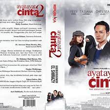 Verses of love 2) is the 2017 indonesian religious drama film released on december 21, 2017, directed by guntur soehardjanto, who previously won nine awards at the 2005 indonesian film festival through his work juli di bulan juni. Ayat Ayat Cinta 2 Pilih Film Atau Novel Kompasiana Com