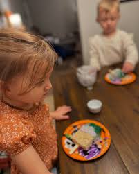 May your dreams stay big, your worries stay small. 😭🖤 •