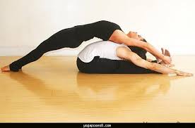 easy yoga challenge poses yogaposes8