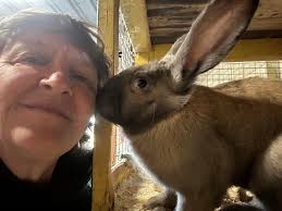 Bella just wants to be held... ALL. DAY. ❤️❤️❤️