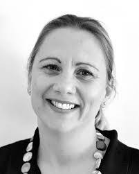 Roslyn Hughes's Instagram, Twitter & Facebook