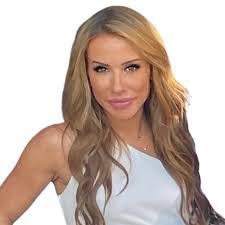 Alexis Strand's Instagram, Twitter & Facebook