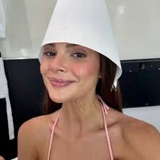 Ross Martínez (@RossMartinz)