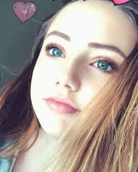 Tori Robb's Instagram, Twitter & Facebook