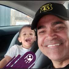 Buenos días, pues así vuelve a amanecer este aparcamiento limitado por un  gálibo en el Castillo del romeral porque según la señora y algun@s más,  decían que la autocaravanas eran unos sucios.