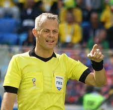After the duel for the johan cruijff scale between ajax and psv, kuipers will say goodbye as arbitrator, he announced on thursday in the telegraph.kuipers says he wants to be in a full dutch stadium one more time; Bjorn Kuipers Wikipedia
