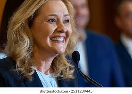 30 mil resultados de imágenes, fotos de stock e ilustraciones libres de  regalías para A elena