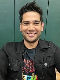 Jojo Dodson's Instagram, Twitter & Facebook