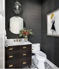 Des touches de noir pour personnaliser une salle de bains blanche. 1001 Exemples De La Salle De Bain En Noir Et Bois Contemporaine Salle De Bain Comment Decorer Une Salle De Bain Agencement Salle De Bain