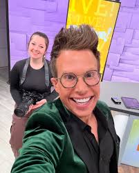 Happy Motivational Monday, Fam! 💪 Today's vibe: GRATITUDE ✨ Meet my  executive assistant, Mollie Boyd—my right arm and the glue that keeps Ryan  Leckey Media running like a well-oiled machine. 🙌 She