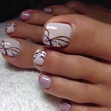 Las uñas pintadas de color rojo son un clásico, especialmente cuando se acerca el otoño y el invierno, donde apetece más que nunca llevarlas de este color continuamos con nuestra sección de reviews de pintauñas o de esmaltes de uñas baratos, para que os podáis hacer la manicura en casa sin. 73 Ideas De Unas De Los Pies Arte De Unas De Pies Disenos De Unas Pies Disenos Para Unas Del Pie
