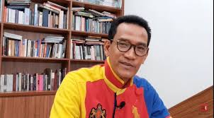 Pertama, ahli refly harun, kata jaksa. Refly Harun Ada Semacam Skenario Munarman Digiring Di Kandang Terorisme