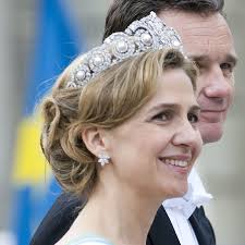 Royal Jewels of the World Message Board: Re: Spanish Cartier tiara