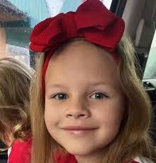 Elizabeth Strand's Instagram, Twitter & Facebook