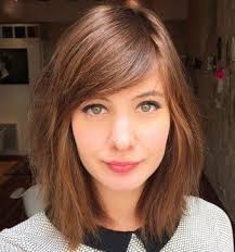 Medium Razored Haircut With Side Bangs Bangs With Medium Hair Hair Lengths Razored Haircuts