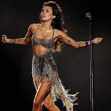 Flowers', de Miley Cyrus, foi a música mais ouvida no mundo em 2023; veja  TOP 10