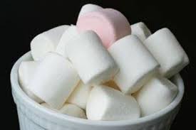 La ricetta originale prevede lo scioglimento del marshmallow in un pentolino sul fuoco, con l'acqua, il cioccolato e il burro, il resto del procedimento è identico. Ricetta Marshmallow Ricette Dolci