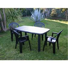 Les fameuses chaises de jardin en plastic qui craque pour un oui ou pour un non: Table De Jardin Resine Gris Anthracite Sorrento Areta Pas Cher A Prix Auchan