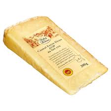 Epingle Par French Cheese Board Sur Fromage En 2020 Reflets De France Cantal Lait Cru