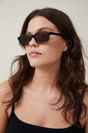 Ollie sunglasses store