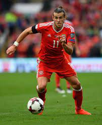 Gareth bale kurze haare benzema frisur. Gareth Bale Walisischer Superstar Zeigt Seine Wallende Mahne Stern De