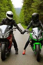 Motorrad Engagement Shooting In Kanada Engagement Kanada Motorbike Motorrad Shooting Eng Motorcycle Couple Motorcycle Couple Pictures Bike Photoshoot