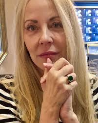 Mollie Wolf's Instagram, Twitter & Facebook