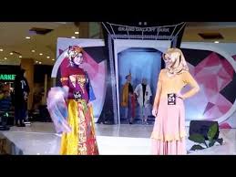 Tak berbeda jauh dengan penampilannya di. Betari Ayu Almadania In Lunar Festival Jakarta 2015 Defile Youtube