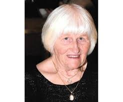 Les Renee's Instagram, Twitter & Facebook