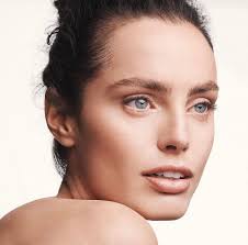La Mer 2020: Soft Liquid Long Wear Foundation Campaign (La Mer)