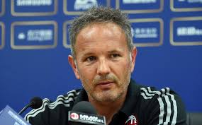 Синиша михајловић, pronounced sǐniʃa mixǎːjloʋitɕ; Mihajlovic Milan Are Obliged To Always Play To Win Ibrahimovic Is Welcome If Romagnoli Leaves Roma Rossoneri Blog Ac Milan News