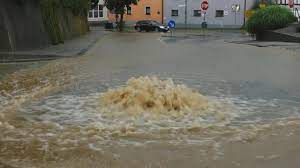 Die schwülheiße wetterlage wird wieder einige unwetter hervorbringen. Unwetter Nrw Bayern Sachsen Zdfheute