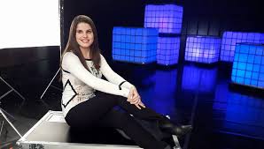 Tight clothes and pretty legs in tights, what could be hotter? A Dalban Uzent Szerelmenek Agardi Szilvia 24 Hu