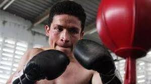 Mexicano Solís vence a argentino Lazarte y es campeón minimosca