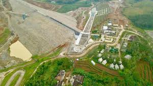 Sebelum menuju ke tempat peresmian waduk gondang, jokowi menyempatkan diri masuk ke pendopo melihat proses pembangunan waduk gondang. Jokowi Resmikan Bendungan Gondang Aliri Sawah Di 2 Kabupaten Bisnis Liputan6 Com