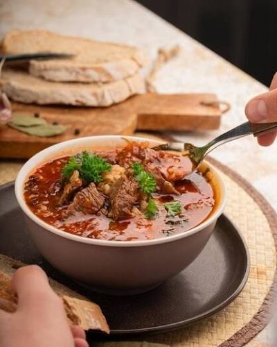 Cazuela de Mondongo 📍 Uruguay 🇺🇾 Explore Uruguay:  https://www.tasteatlas.com/uruguay Cazuela de mondongo is a slow-cooked  tripe stew made with beef tripe, chorizo colorado, potatoes, carrots,  peppers, and tomato. Richly seasoned with paprika,