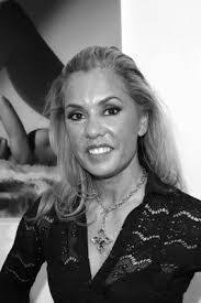 Connie Lippert's Instagram, Twitter & Facebook