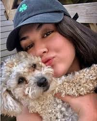 Kelly Kirchoff's Instagram, Twitter & Facebook