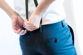 Jean slim homme pas cher slim jeunesse pantalon extensible jeans homme l'automne et pantalon jean homme fashion middle waisted printemps été homme mince jeans jambe droite. Des Bretelles Avec Un Jean