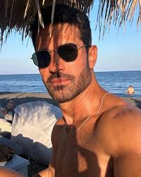 Nik Saitanis (@niksantana) · Instagram 照片和视频