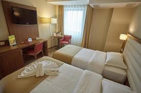 Aéroport (bacău airport (bcm)) 61,69 km. A Hotel Com Central Plaza Hotel Hotel Piatra NeamÅ£ Rumania Precio Comentarios Reserva De Alojamientos Contacto