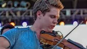 Barry Switzer offers $10,000 to help band find stolen trailer