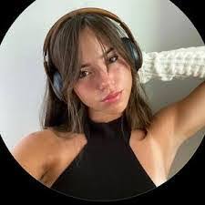 Katelyn Ernst's Instagram, Twitter & Facebook