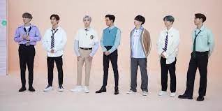 On may 18, jinyoung was spotted heading to film 'idol radio'. V Live