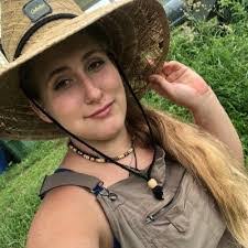 Bethany Crum's Instagram, Twitter & Facebook