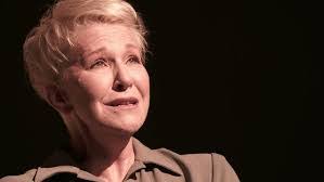 Lynn Cotter's Instagram, Twitter & Facebook