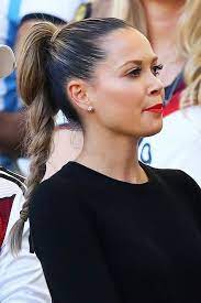 Mandy grace capristo (born 21 march 1990), also known mononymously as mandy, is a german singer and songwriter. Mandy Capristo Die Frisuren Der Dsds Jurorin Red Carpet De Capristo Beauty Zopfe