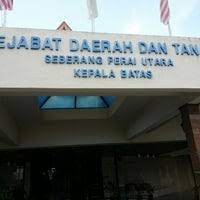 Ibu pejabat polis daerah (ipd) seberang perai utara melakukan 10 sekatan jalan raya (sjr) bagi memastikan tiada pergerakan rentas negeri dalam tempoh pelaksanaan perintah kawalan pergerakan bersyarat (pkpb) mulai hari ini. Pejabat Daerah Dan Tanah Seberang Perai Utara Kepala Batas Pulau Pinang