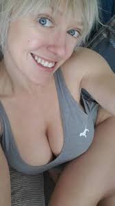 Dee Williams selfie- seductive curve- inviting touch